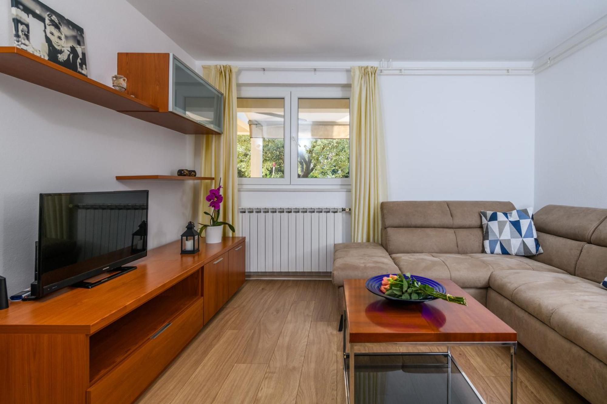 Krajcar Apartment Banjole Bagian luar foto