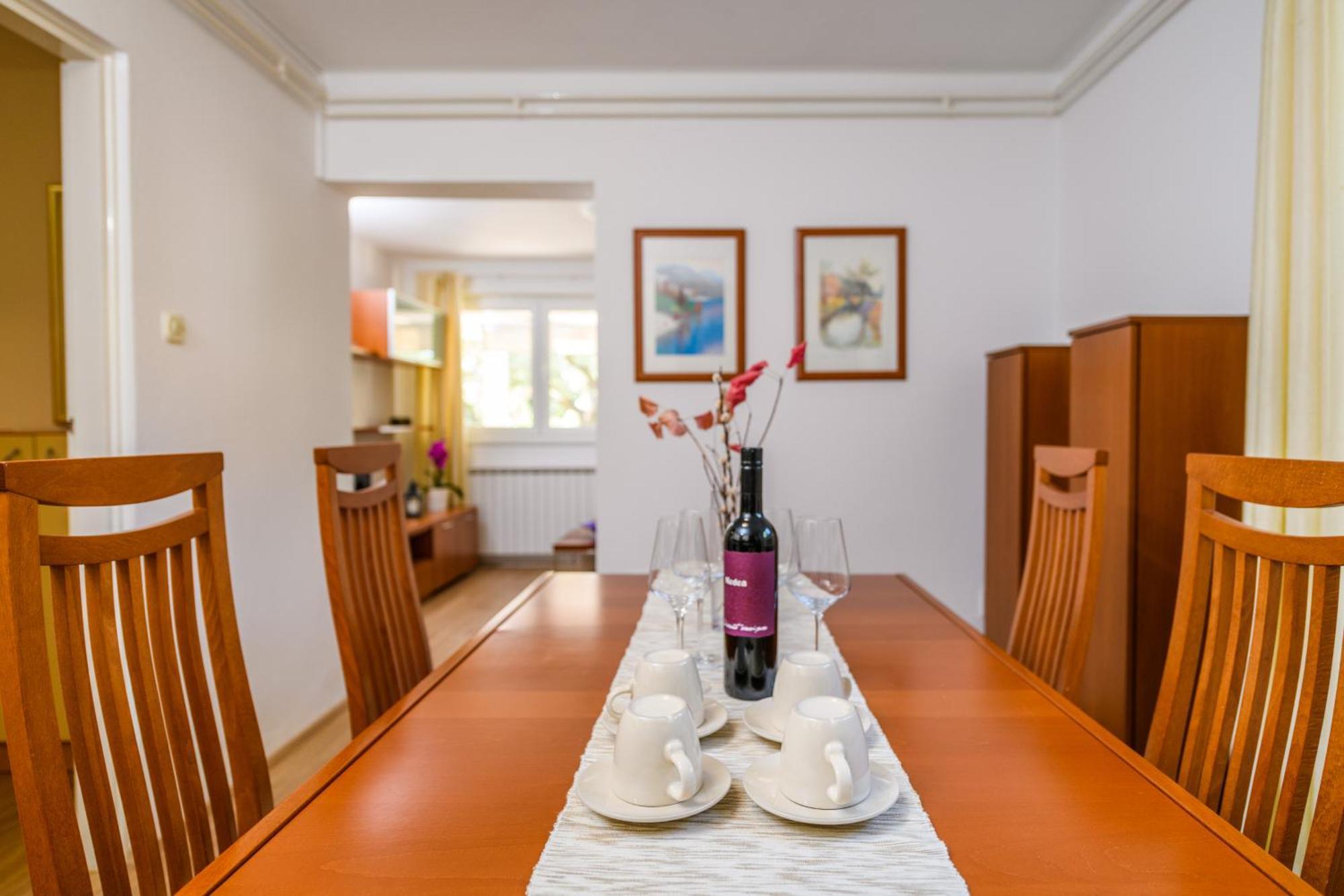 Krajcar Apartment Banjole Bagian luar foto