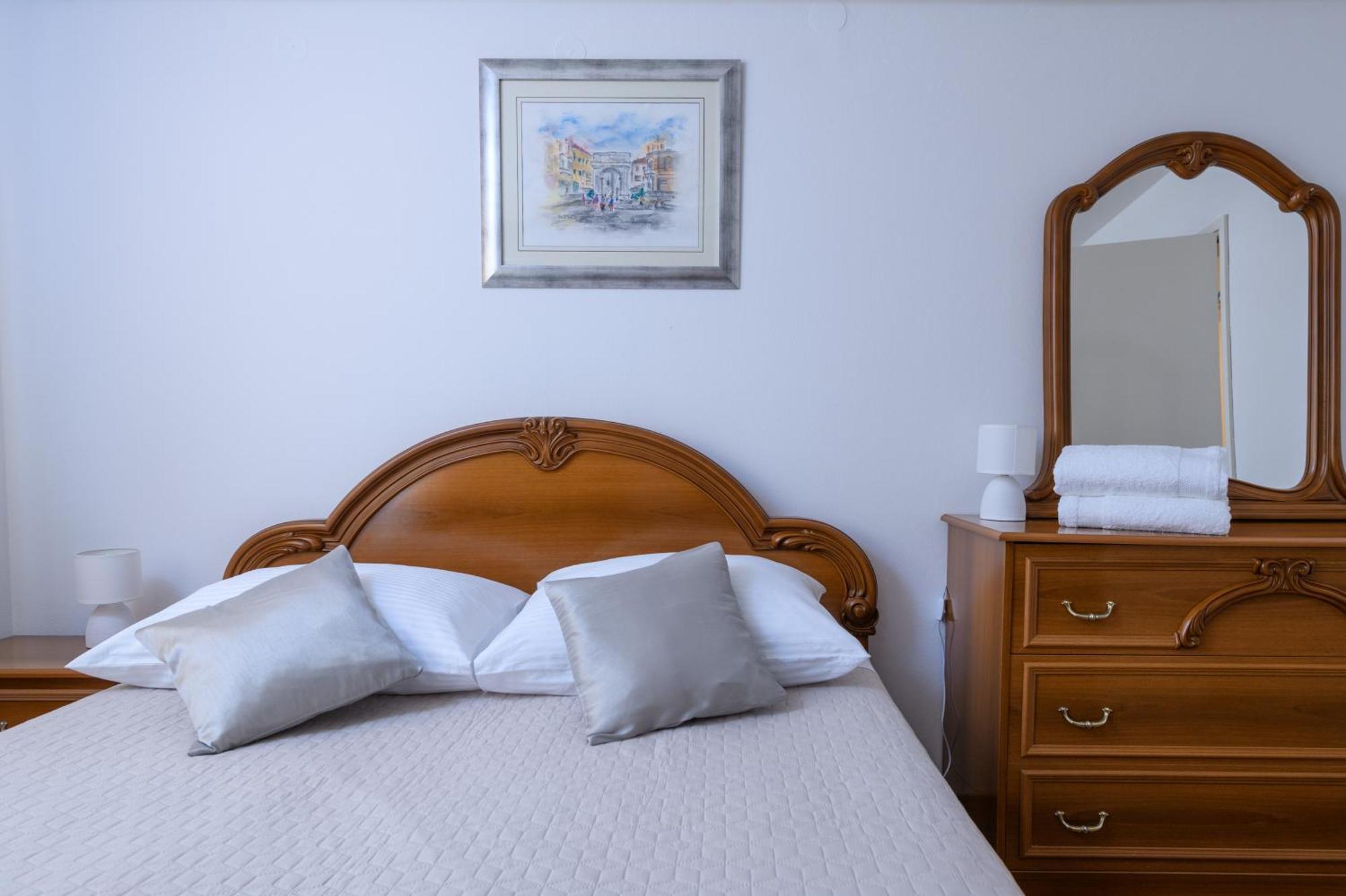 Krajcar Apartment Banjole Bagian luar foto