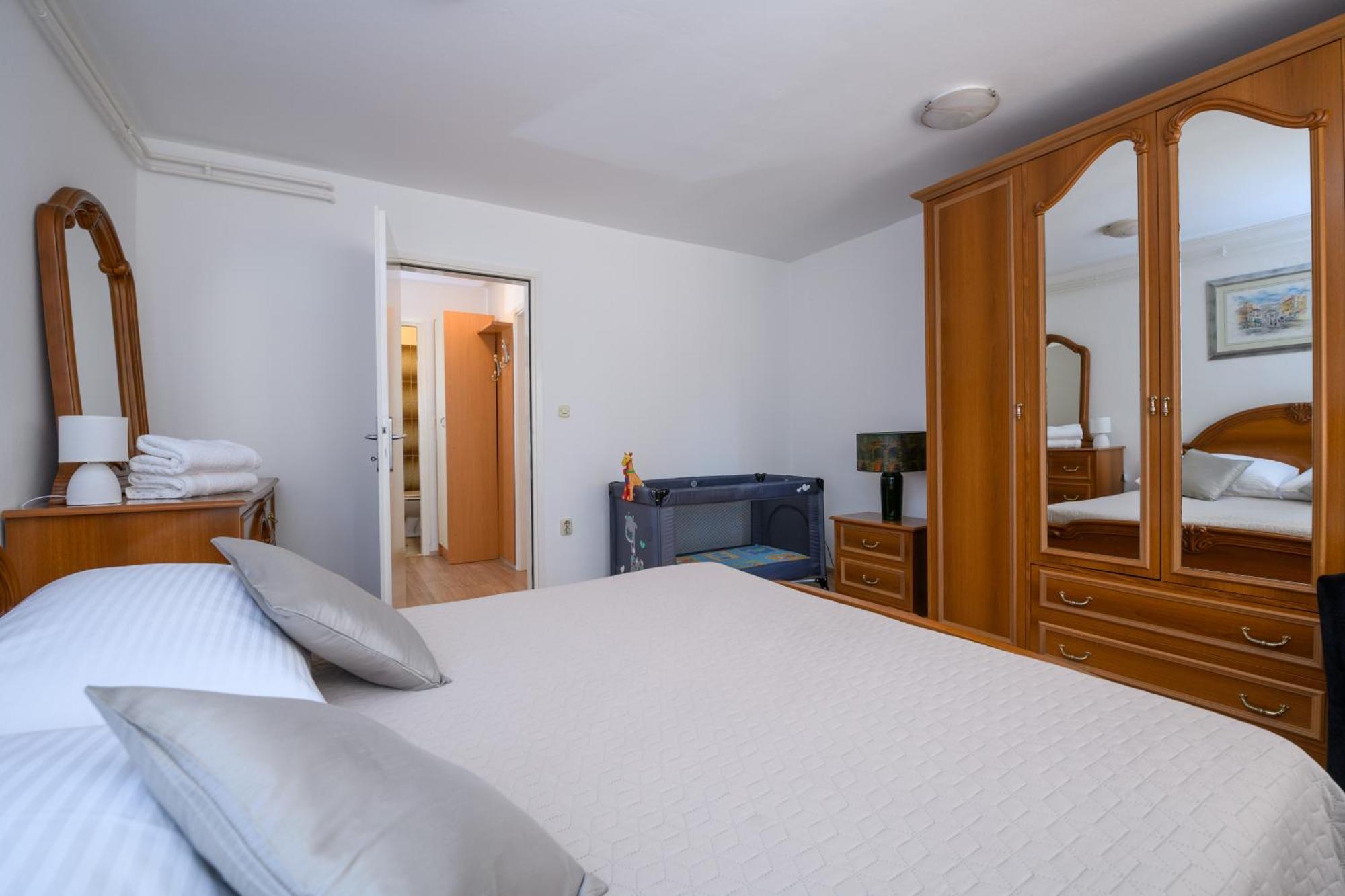 Krajcar Apartment Banjole Bagian luar foto