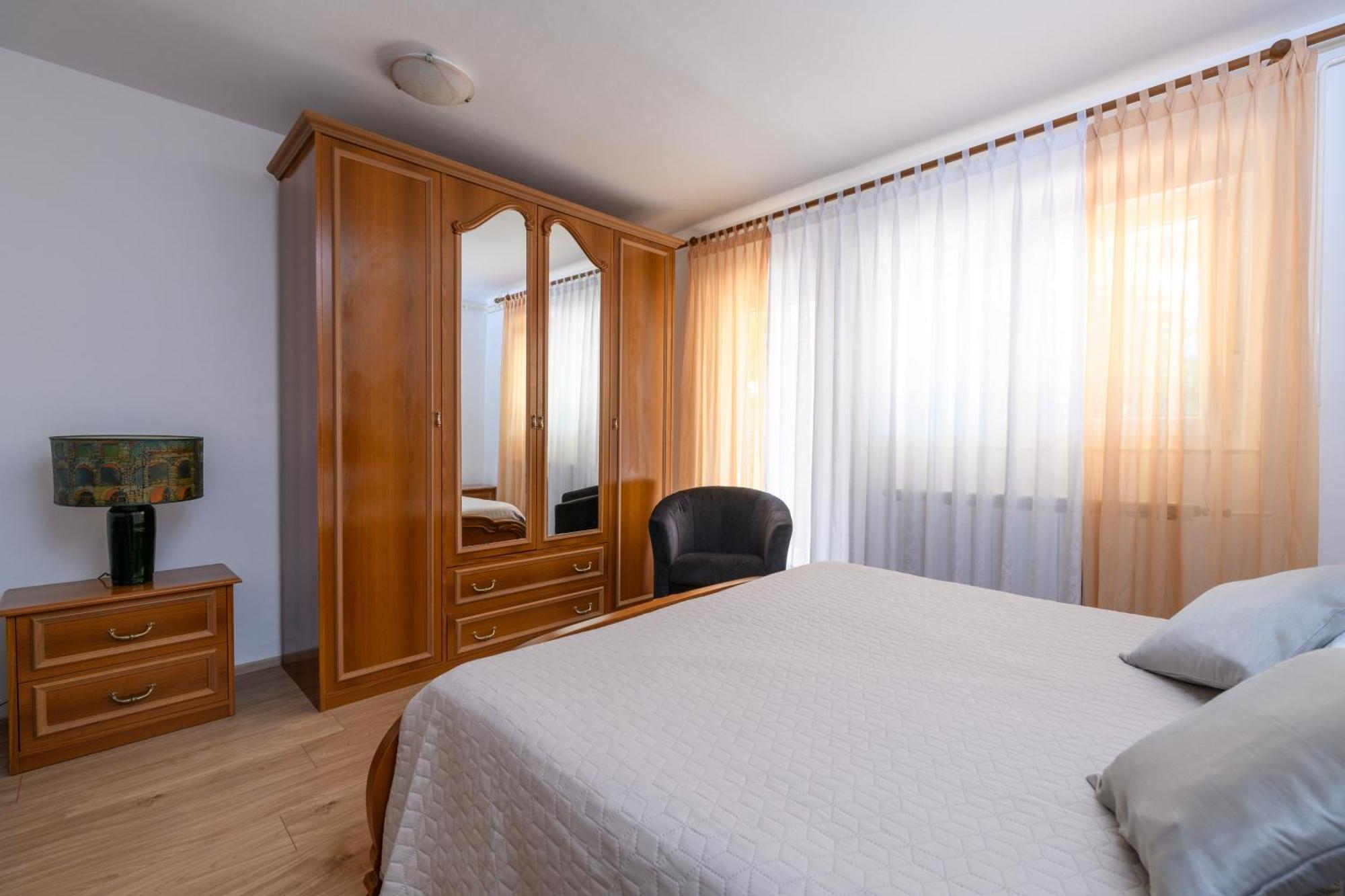 Krajcar Apartment Banjole Bagian luar foto