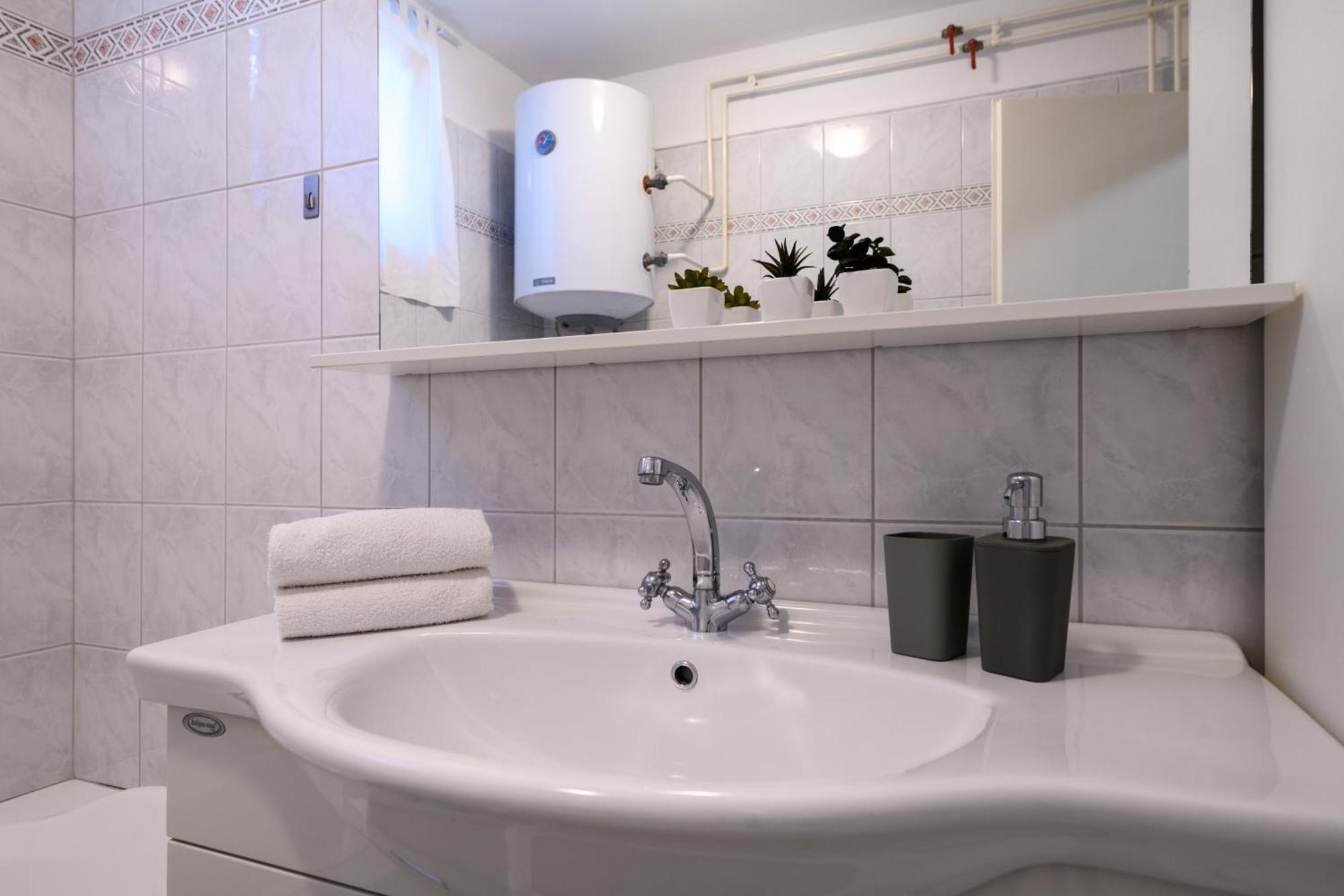 Krajcar Apartment Banjole Bagian luar foto
